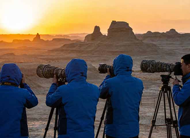 上海摄影团30位雅丹地貌日落