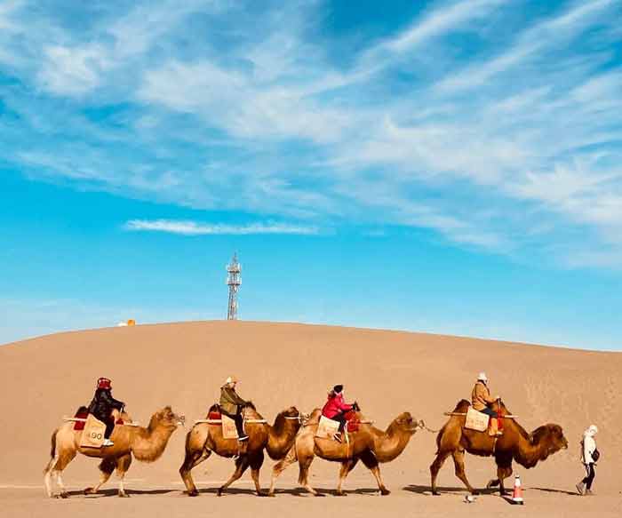 青海湖+茶卡盐湖+敦煌+张掖+西宁8日7晚拼小团